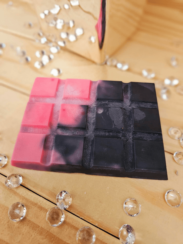 Black Poppy Wax Bar